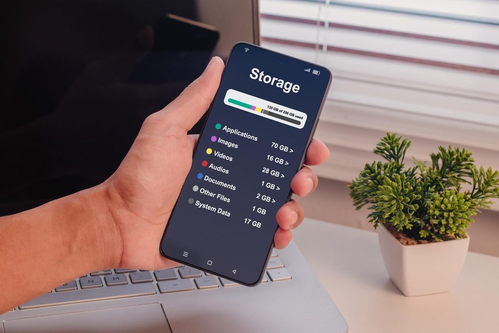 Android storage management and clearing temporary app files